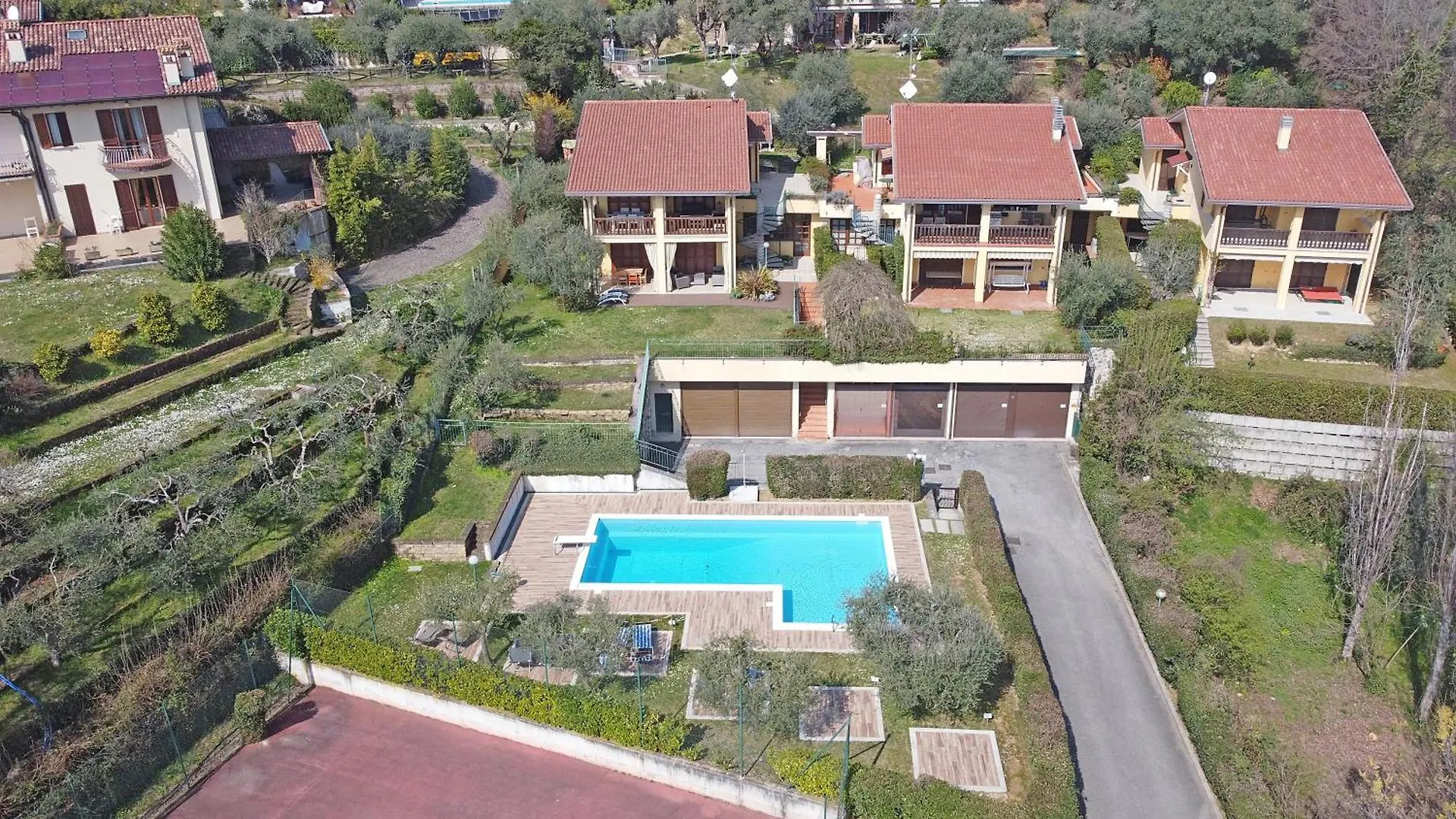 Crocus 1 Con Piscina By Wonderful Italy Appartement Soiano Del Lago 0*,  Italië